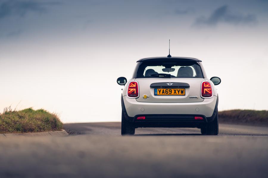  Mini Cooper SE Level 2 (F56) 2020 года  (UK) (фото 19 из 34)